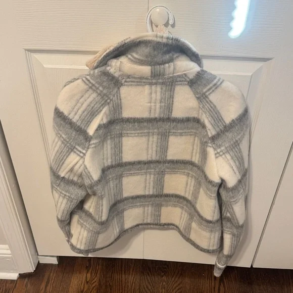 Zara Cream and Gray Plaid Sherpa Jacket - Picture 4 of 5